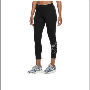 Women’s Nike Futura Graphic 3/4 tights